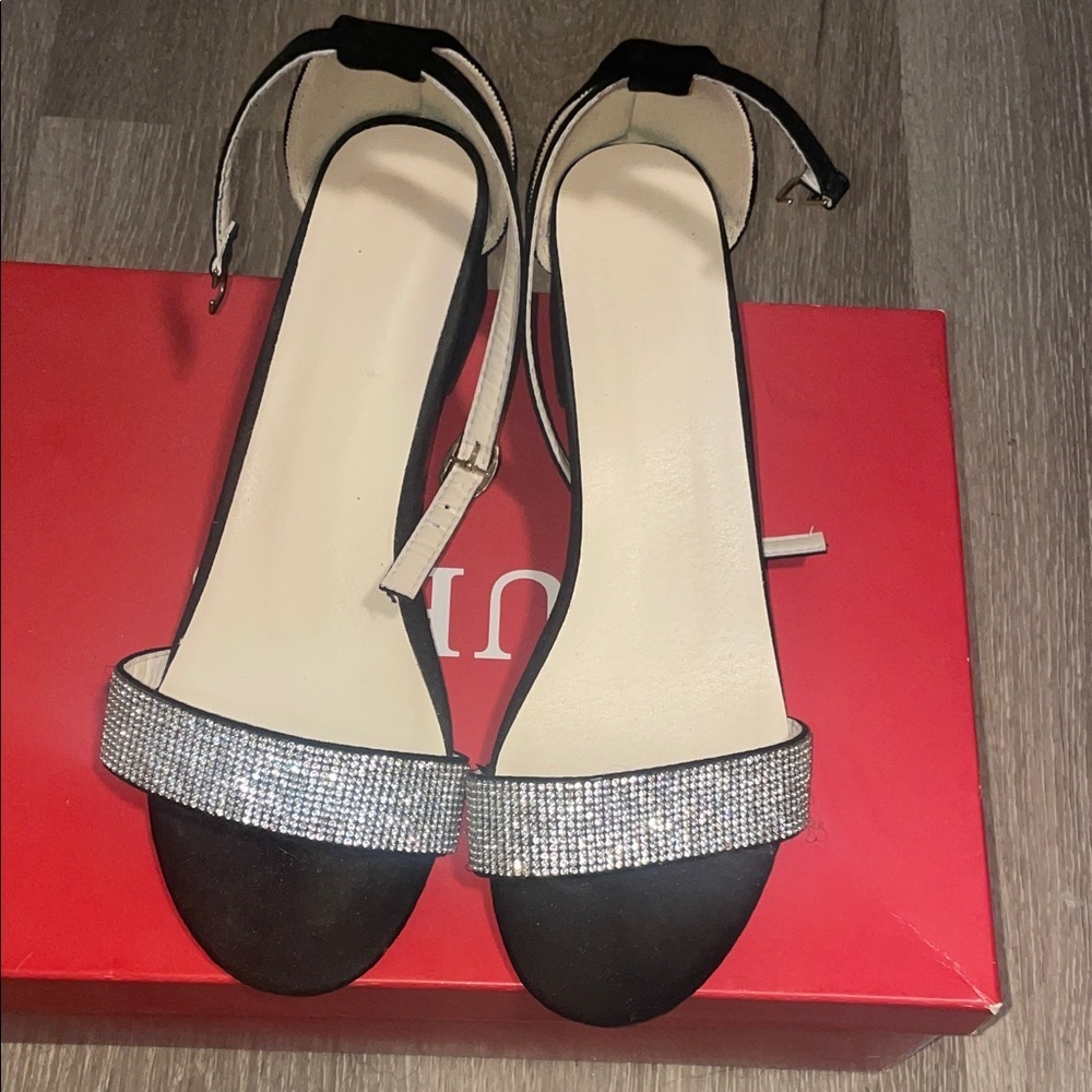 Elegant Black and Silver Women's Sandals